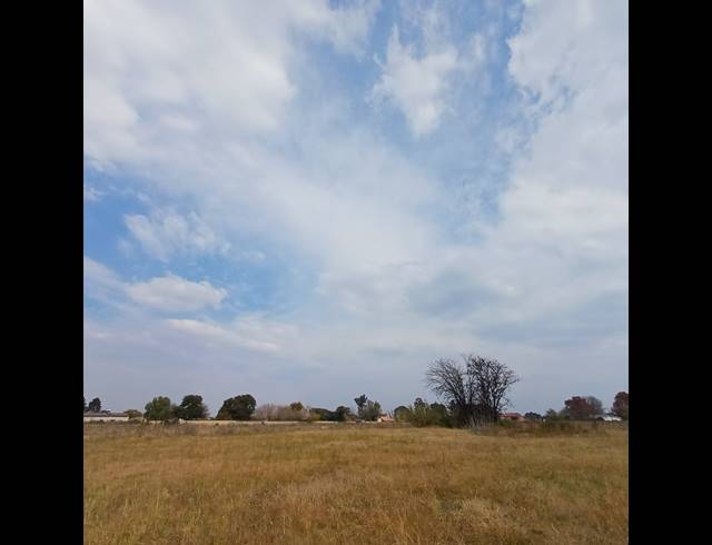 2,000M² VACANT LAND FOR SALE IN KOOKRUS